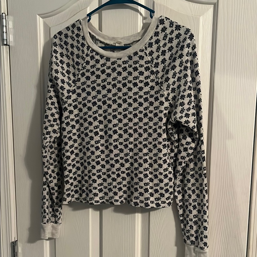 Black and White Patterned Thermal Women's Top